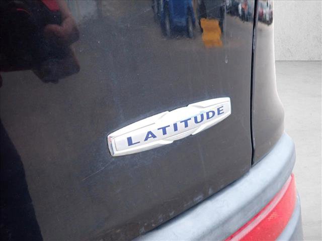 Used 2016 Jeep Cherokee Latitude image 3