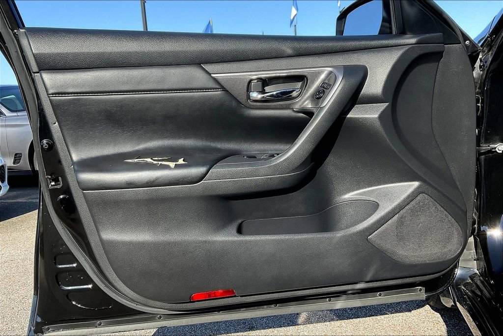 Used 2015 Nissan Altima 2.5 SL w/ Moonroof Package image 23