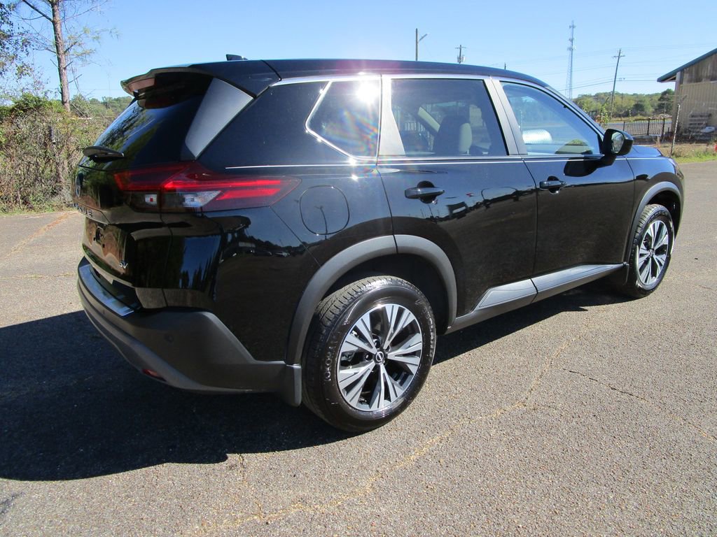 Used 2023 Nissan Rogue SV image 7