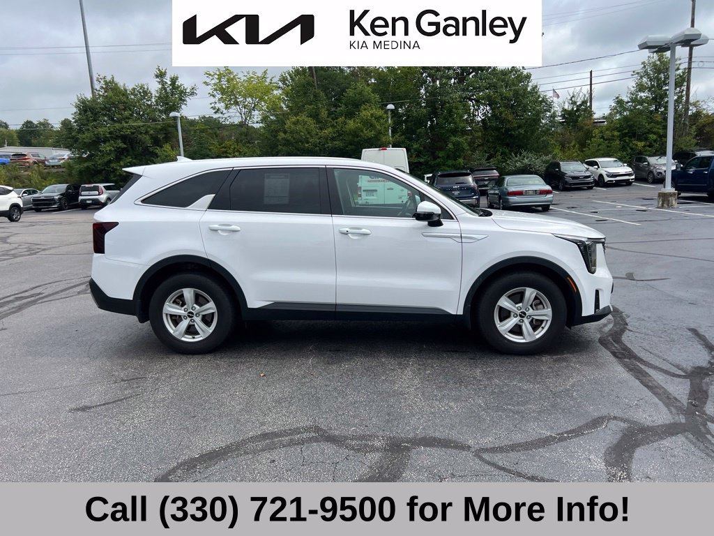 Certified 2026 Kia Sorento LX FWD image 8