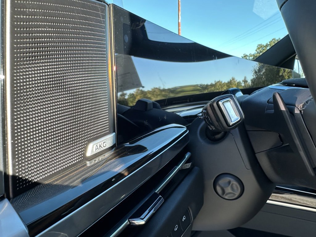 New 2026 Cadillac Escalade ESV Luxury w/ Touring Package image 38