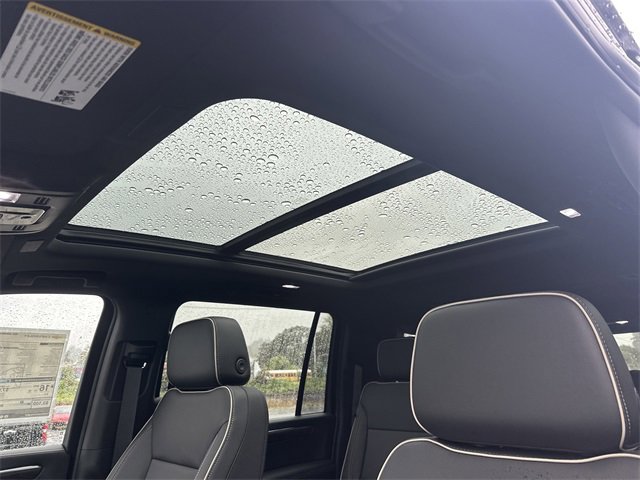 New 2026 Chevrolet Suburban Premier image 16