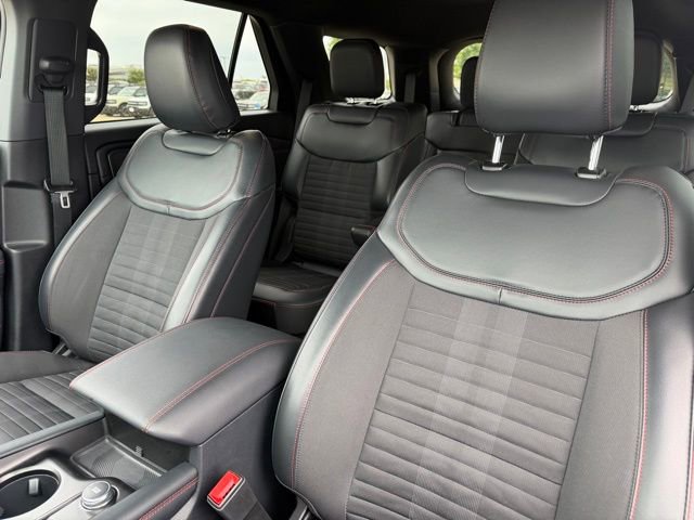 Certified 2025 Ford Explorer ST-Line AWD/4WD image 11