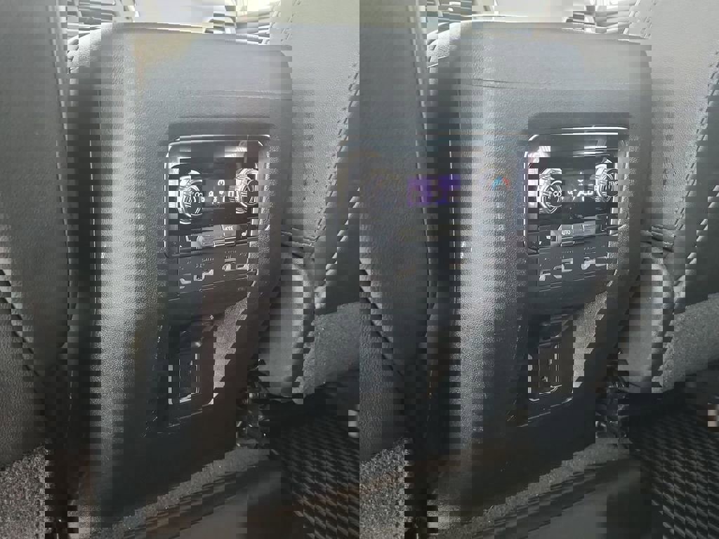 Used 2021 GMC Yukon XL SLT w/ SLT Premium Package image 21