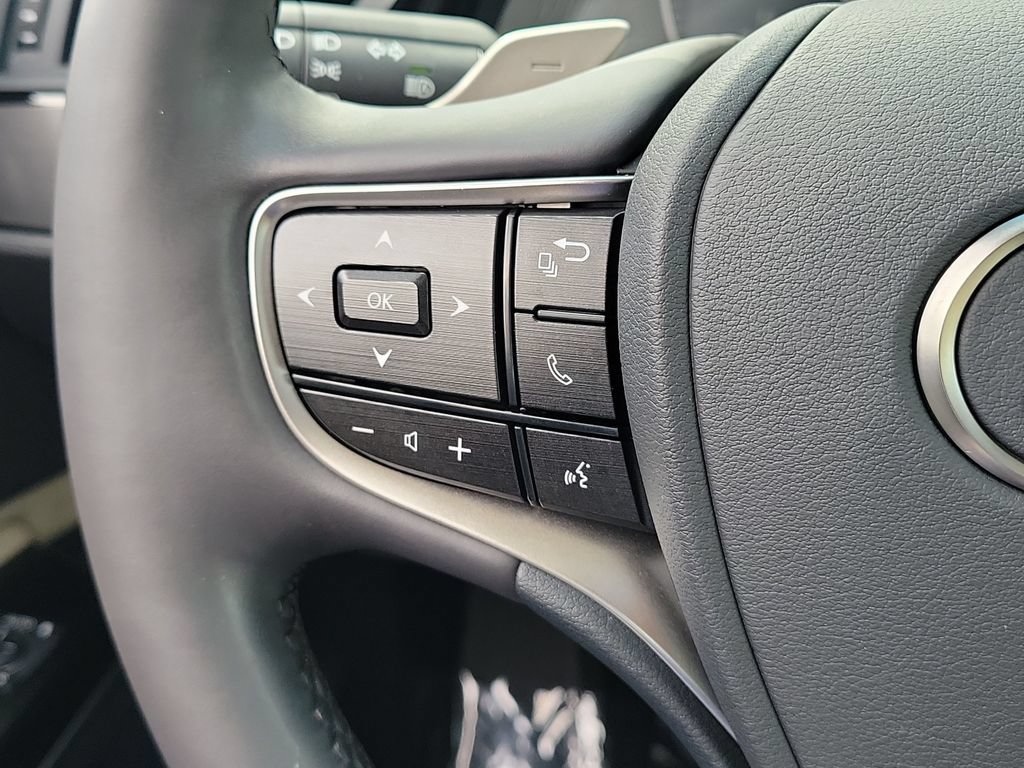 Used 2023 Lexus ES 350 w/ Premium Package FWD image 10