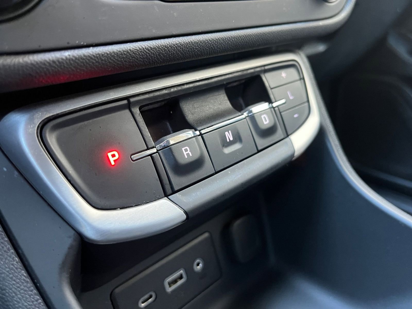 Used 2024 GMC Terrain SLE image 41