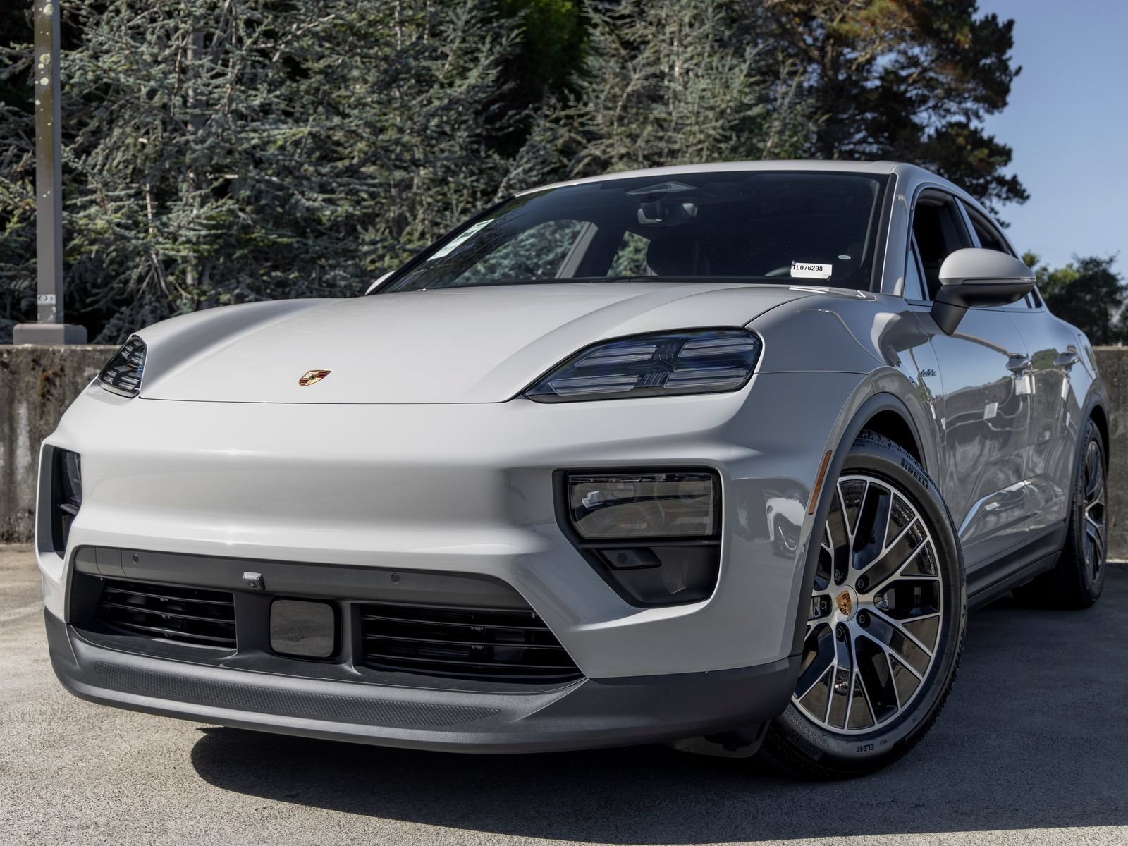 New 2026 Porsche Macan Electric RWD image 7