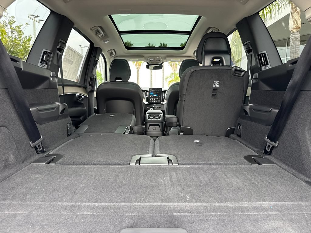 New 2026 Volvo XC90 T8 Plus w/ Protection Package AWD/4WD image 15