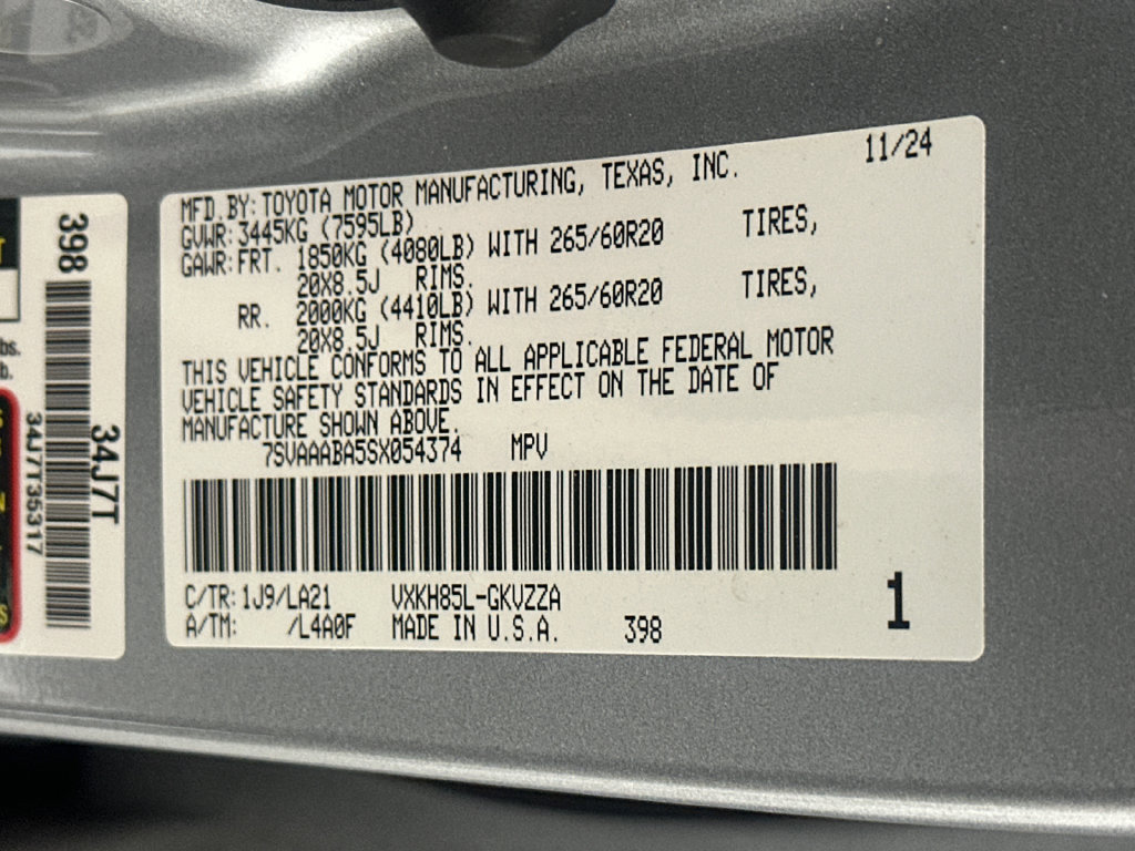 Used 2025 Toyota Sequoia Platinum w/ TRD Off-Road Package AWD/4WD image 9