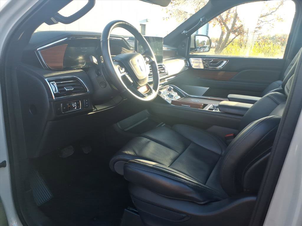 Certified 2023 Lincoln Navigator Reserve image 13