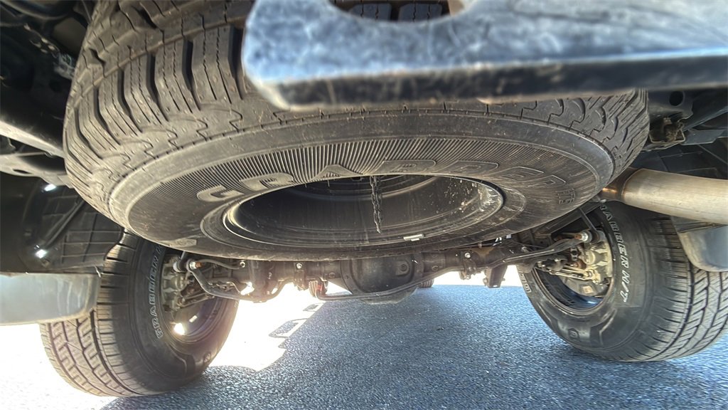 Used 2024 Nissan Titan SV w/ SV Convenience Package image 16