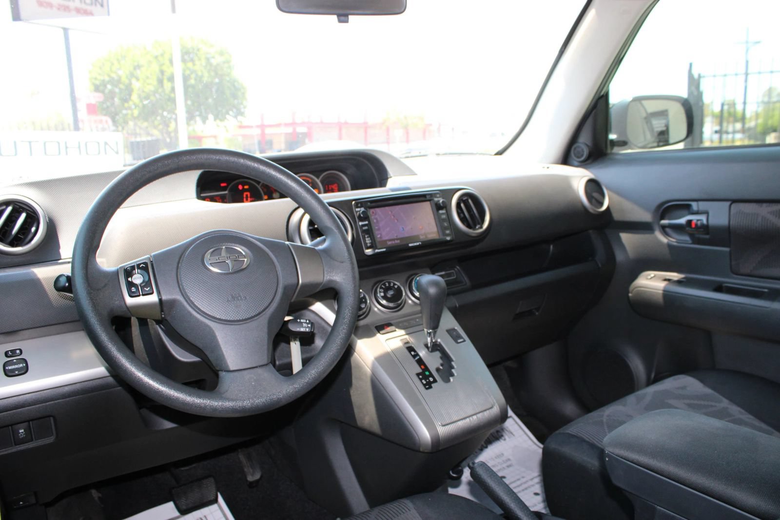 Used 2014 Scion xB FWD image 17