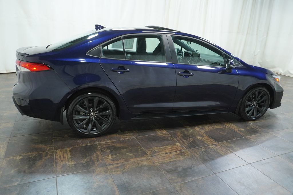 Certified 2023 Toyota Corolla SE w/ SE Premium Package FWD image 4