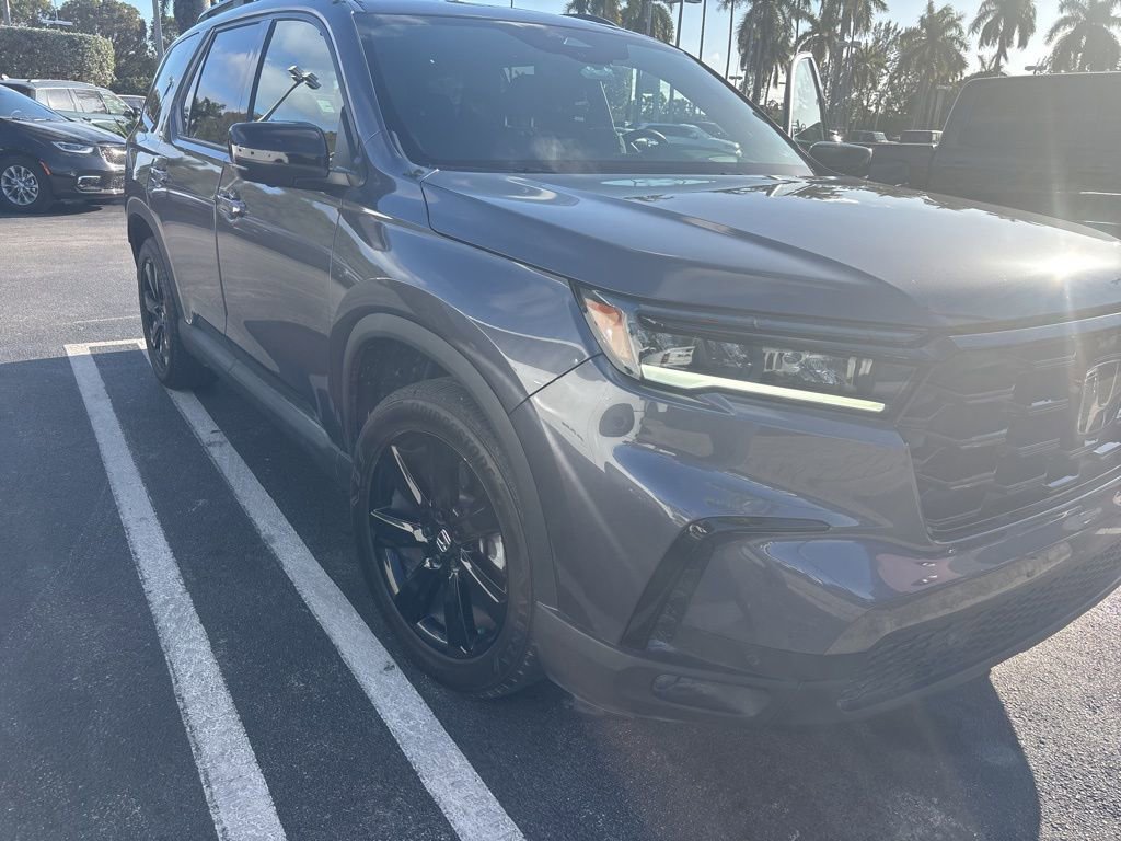 Used 2025 Honda Pilot Black Edition image 1