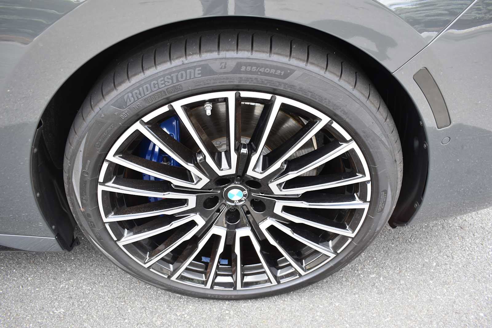 Used 2024 BMW i7 xDrive60 w/ Executive Package AWD/4WD image 23