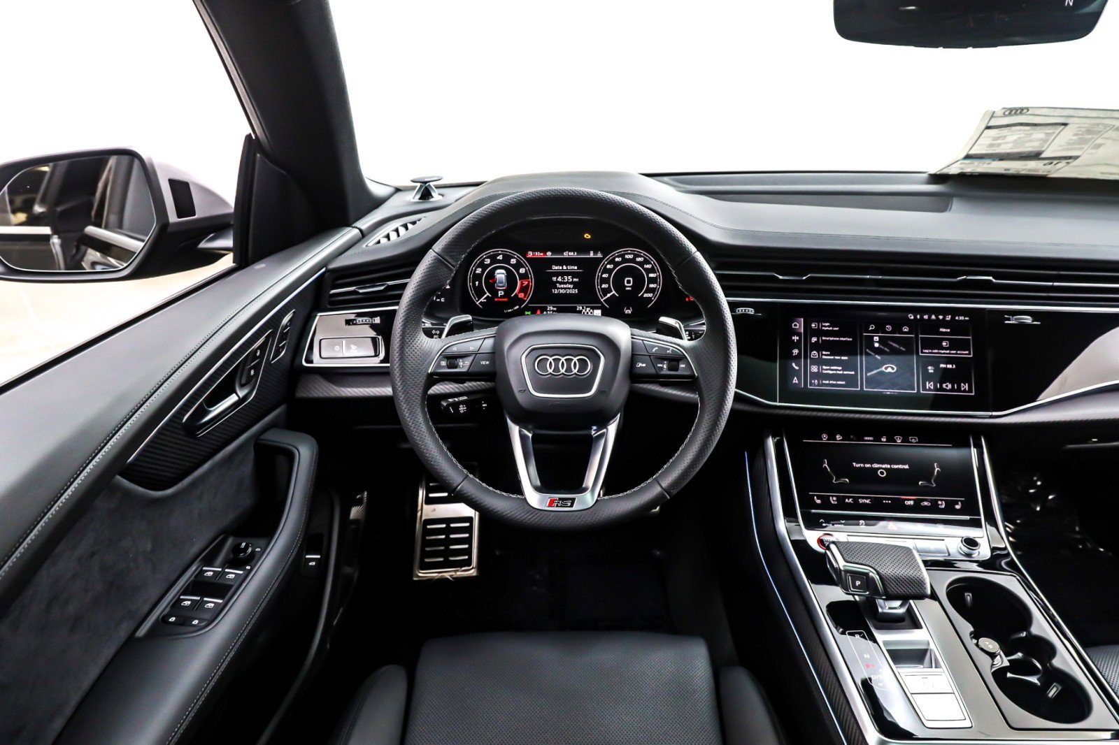 New 2026 Audi RS Q8 performance image 4