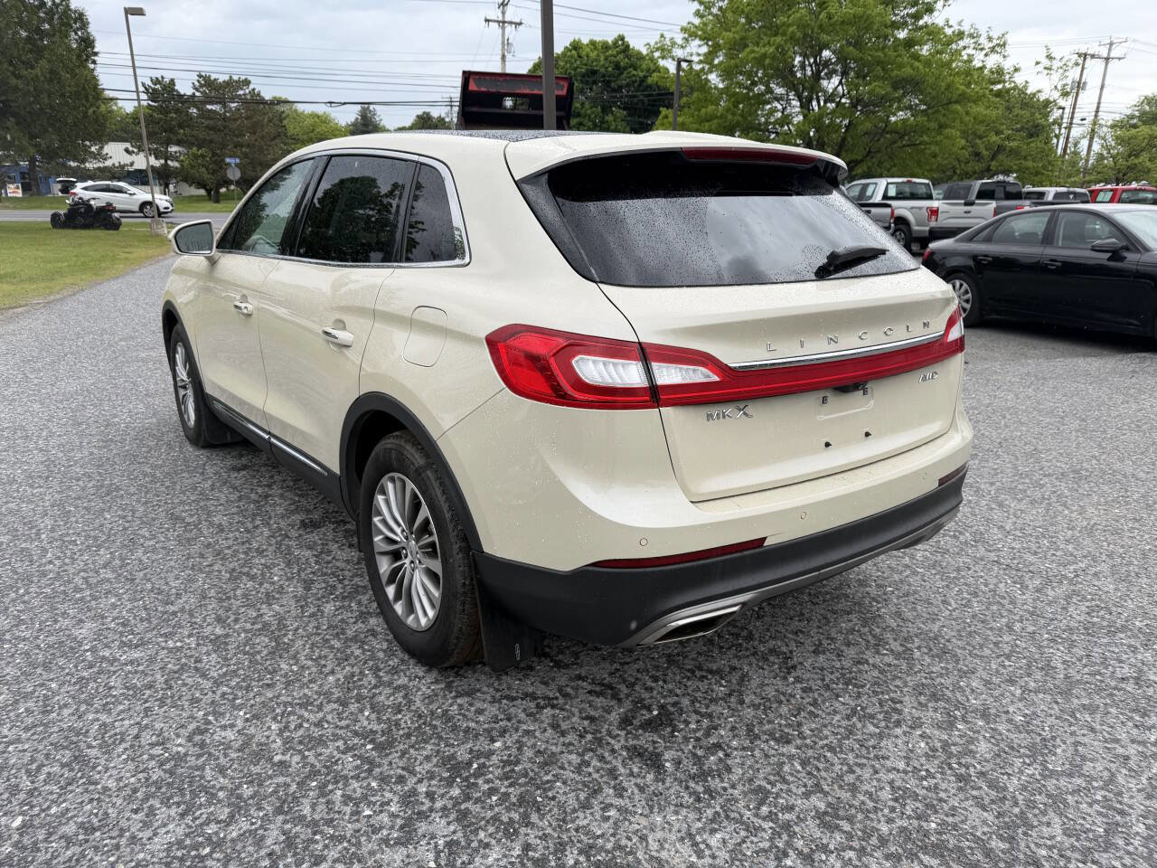 Used 2018 Lincoln MKX Select w/ Select Plus Package AWD/4WD image 3