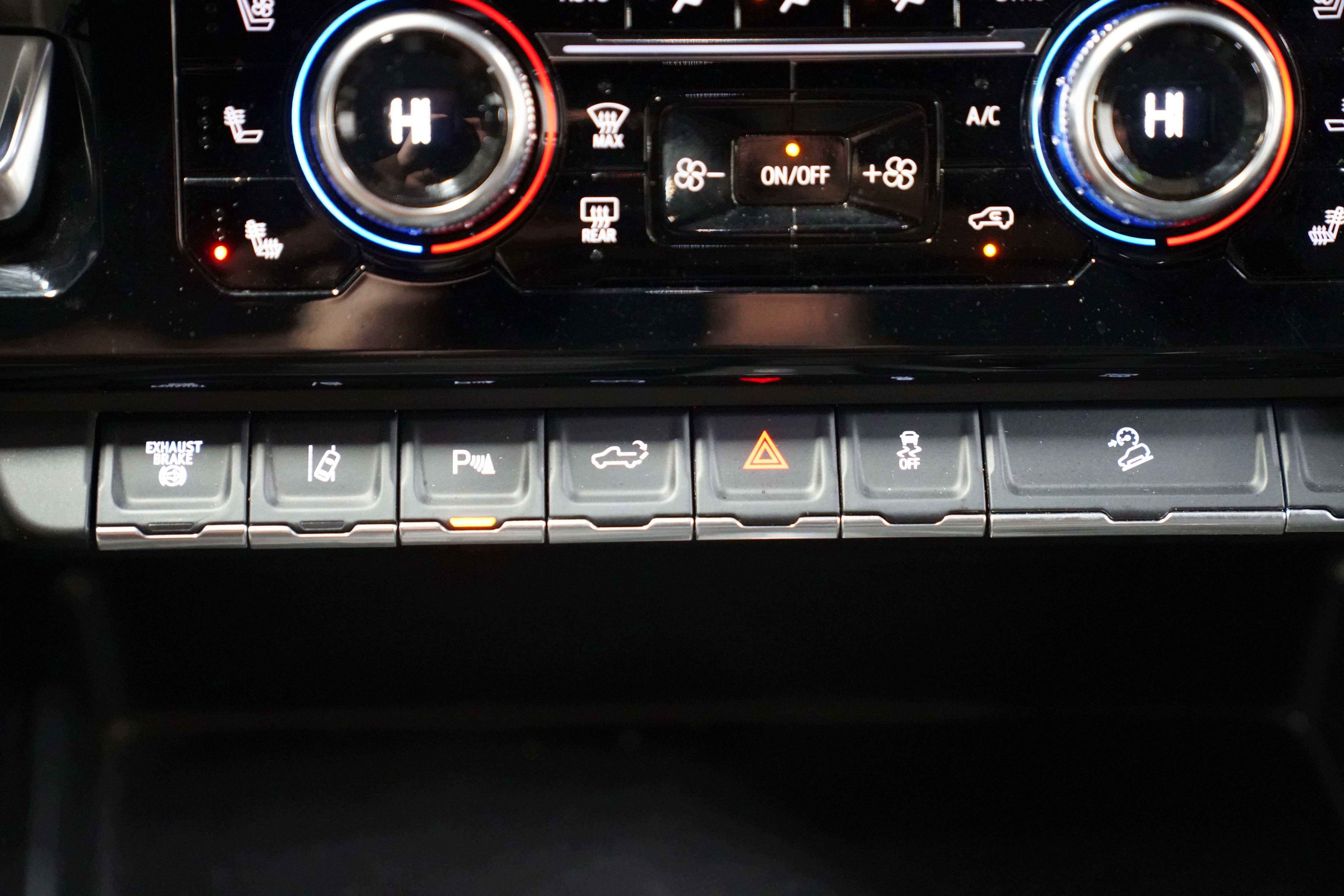 Used 2024 GMC Sierra 2500 AT4 w/ AT4 Preferred Package image 29