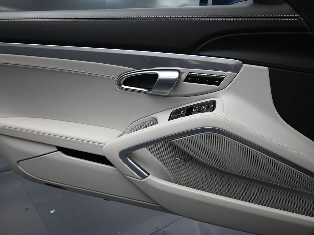 Used 2025 Porsche 718 Boxster image 13