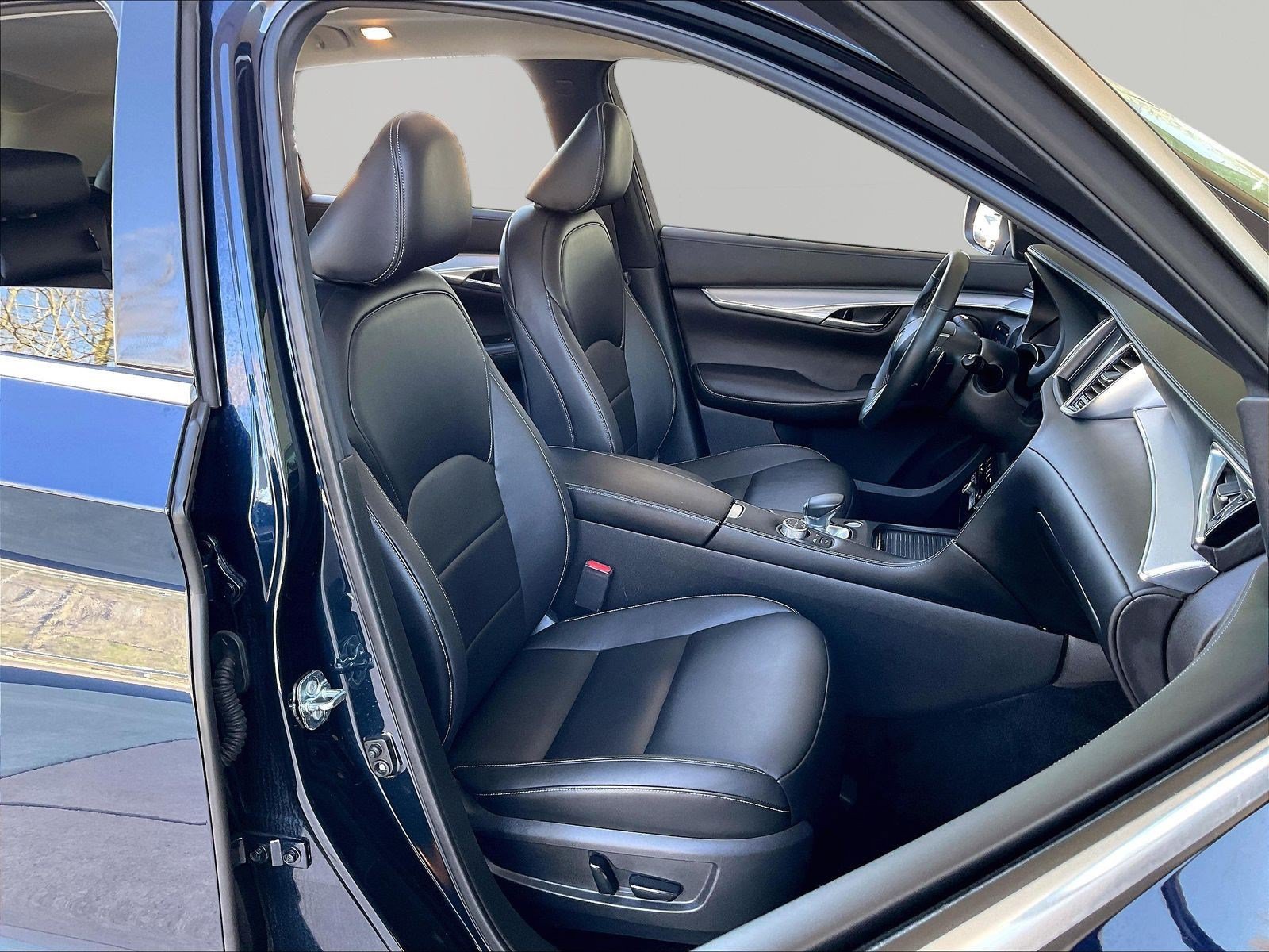 Used 2021 INFINITI QX50 Luxe FWD image 29