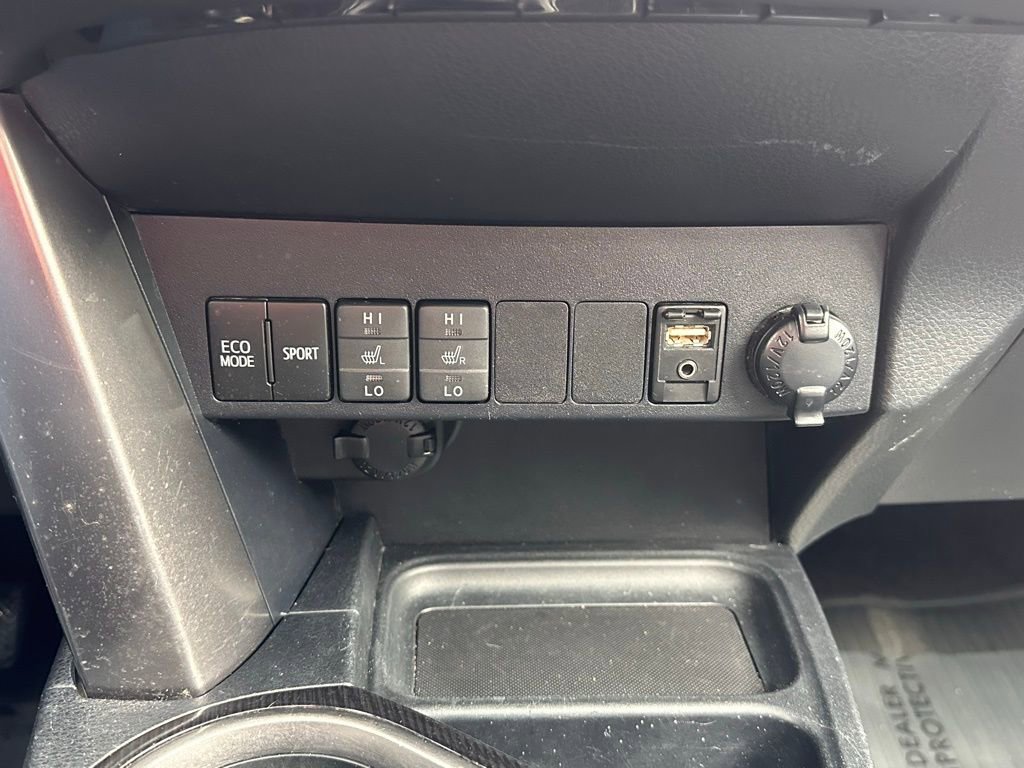 Used 2018 Toyota RAV4 SE w/ Power Extra Value Package AWD/4WD image 33