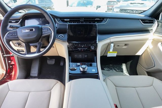 New 2025 Jeep Grand Cherokee Limited w/ Luxury Tech Group II image 26