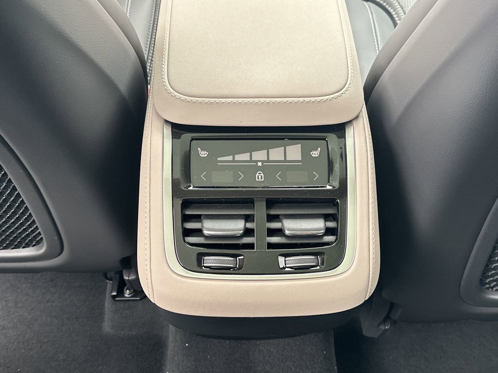 New 2026 Volvo XC90 B5 Ultra w/ Protection Package Premier image 14