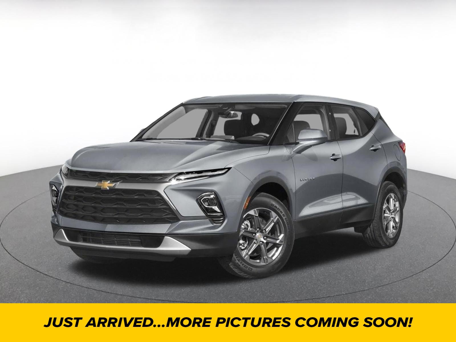 Used 2025 Chevrolet Blazer LT FWD image 1