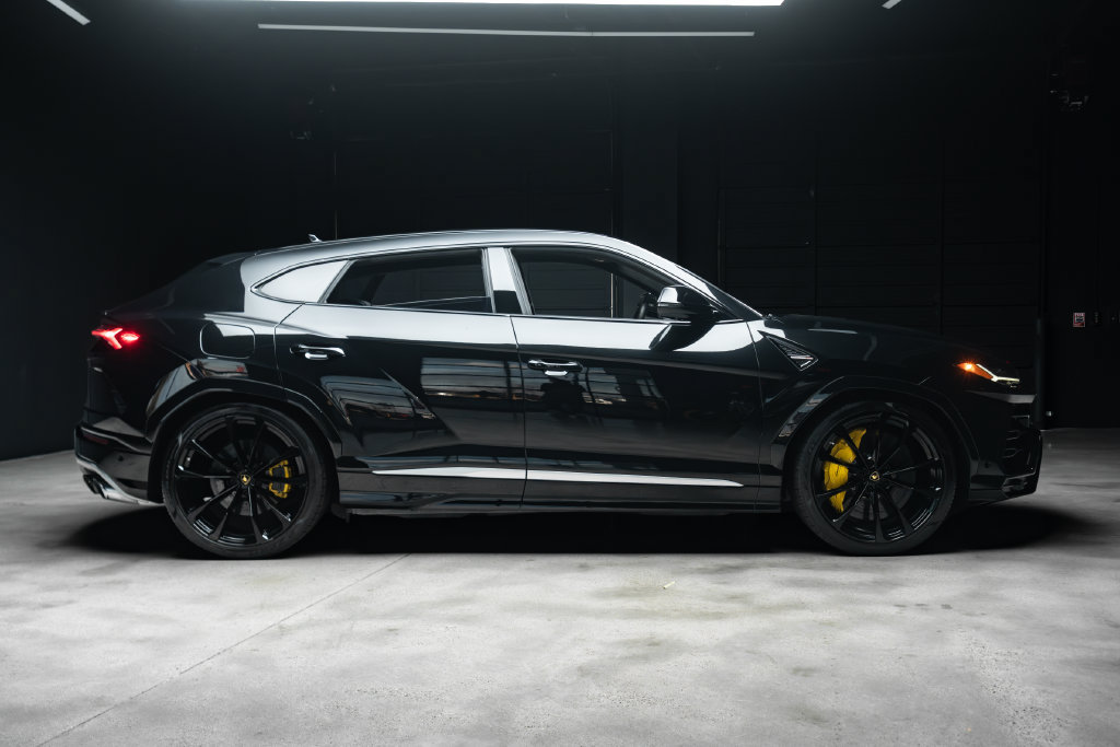 Used 2020 Lamborghini Urus AWD/4WD image 11