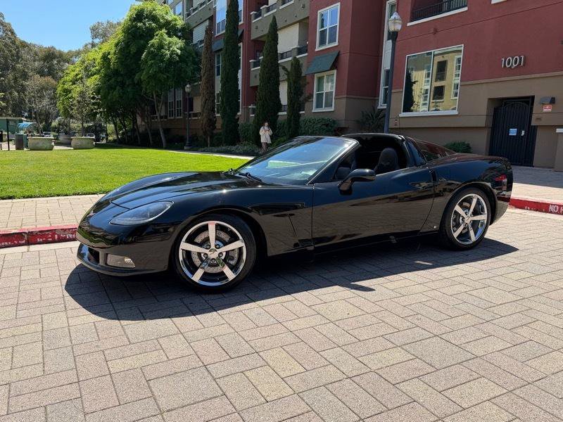 Used 2009 Chevrolet Corvette Coupe w/ Preferred Equipment Group RWD image 3