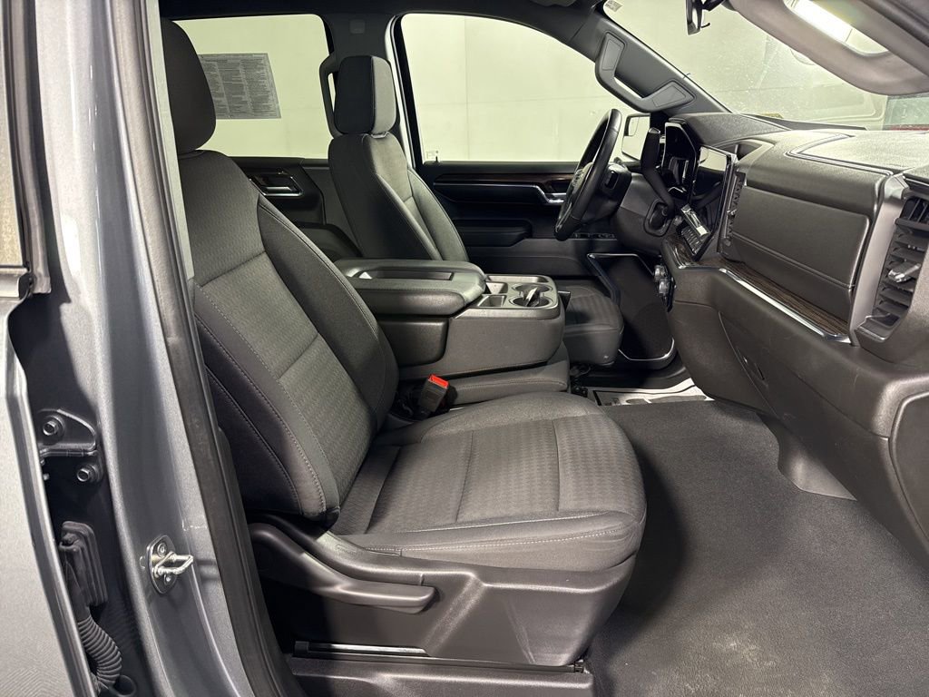 Used 2023 Chevrolet Silverado 1500 LT w/ Protection Package AWD/4WD image 14