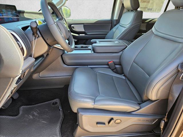 New 2026 Ford Expedition Active RWD image 4