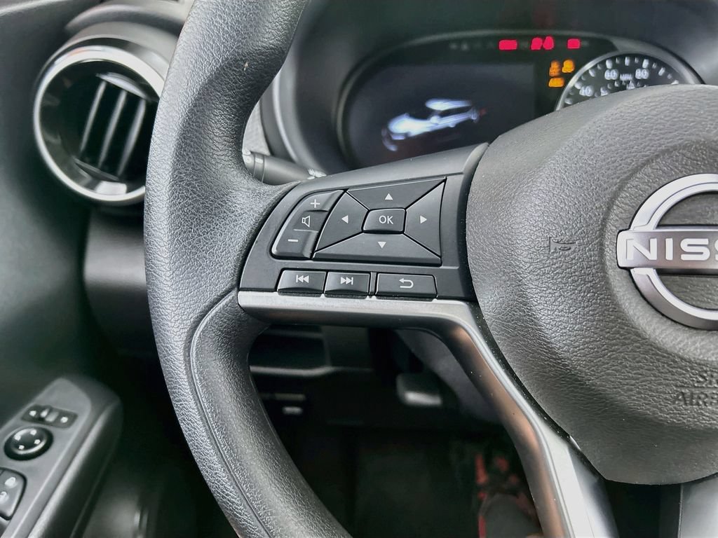 Used 2023 Nissan Kicks SV FWD image 11