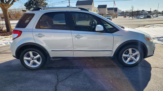Used 2008 Suzuki SX4 Touring AWD image 4