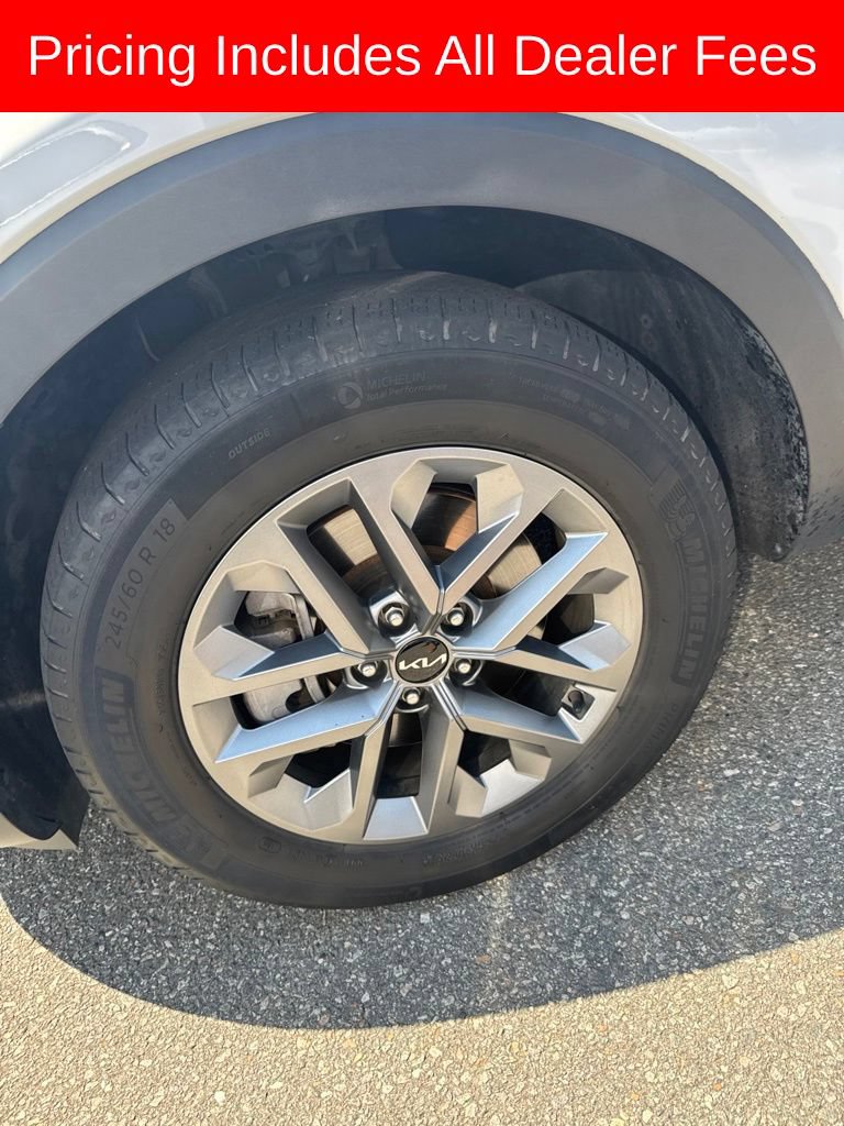 Used 2023 Kia Telluride LX AWD/4WD image 5