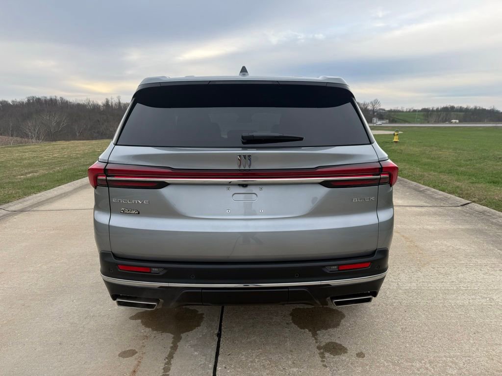 Used 2025 Buick Enclave Preferred image 4