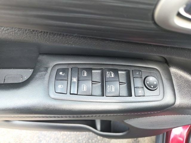 Used 2022 Jeep Grand Cherokee Laredo w/ All-Weather Capability Group AWD/4WD image 11