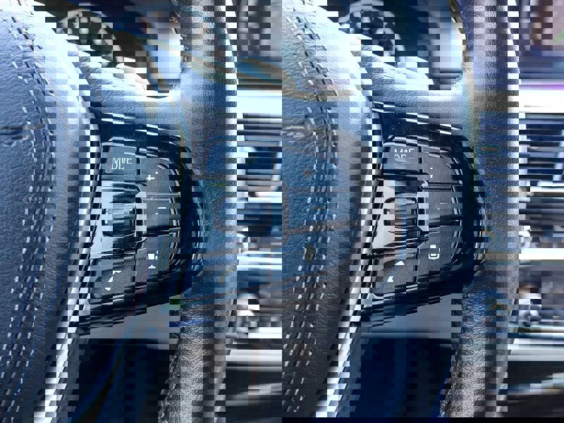 Used 2018 BMW 530i w/ Premium Package image 22