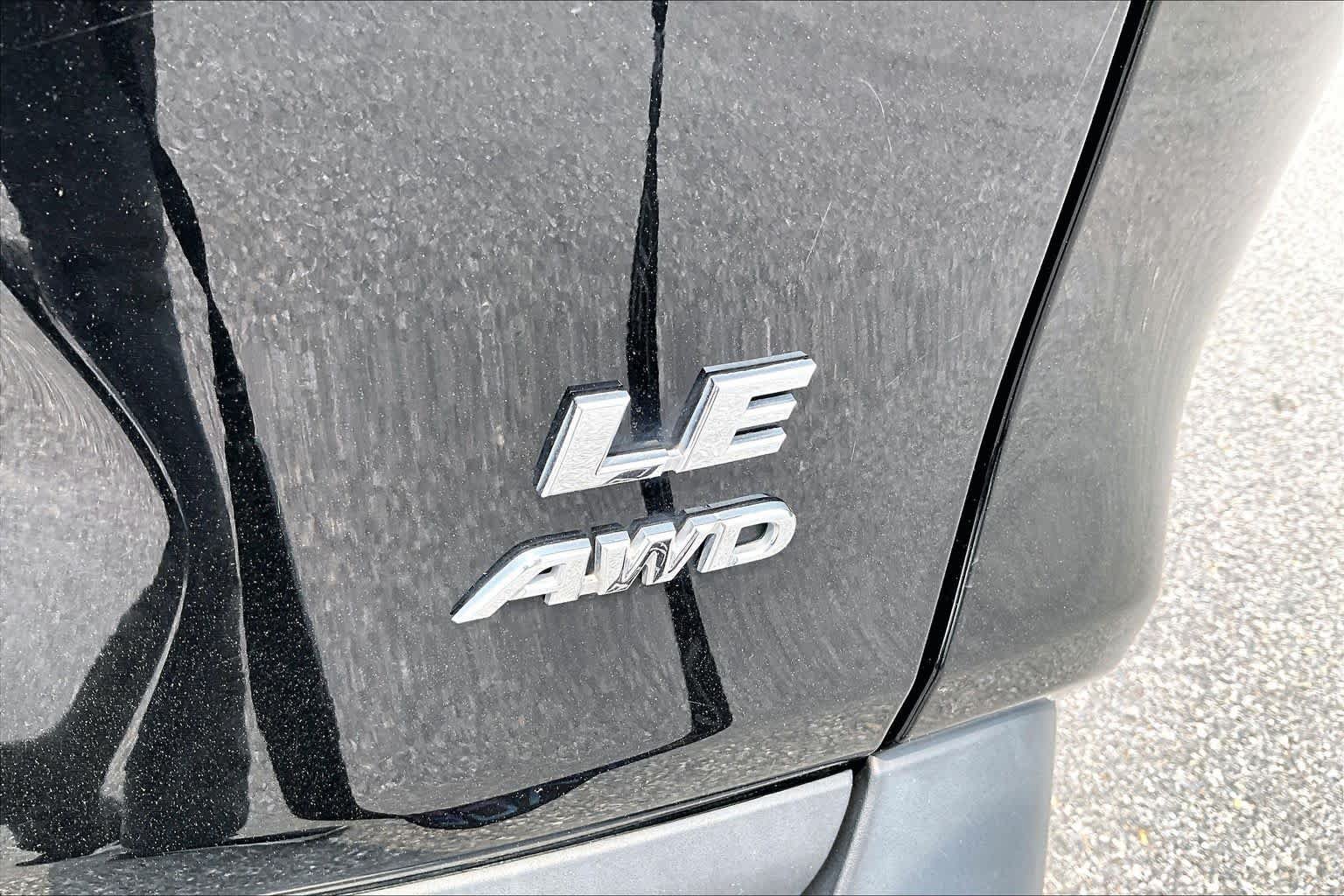 Used 2023 Toyota RAV4 LE AWD/4WD image 10