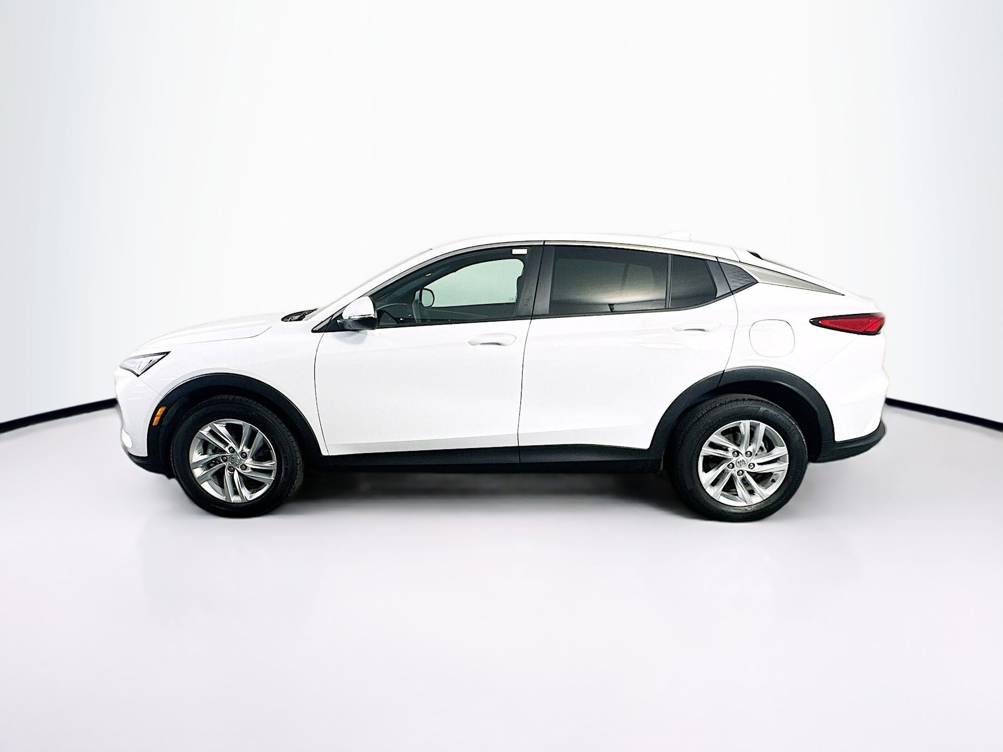 Used 2025 Buick Envista Preferred image 4