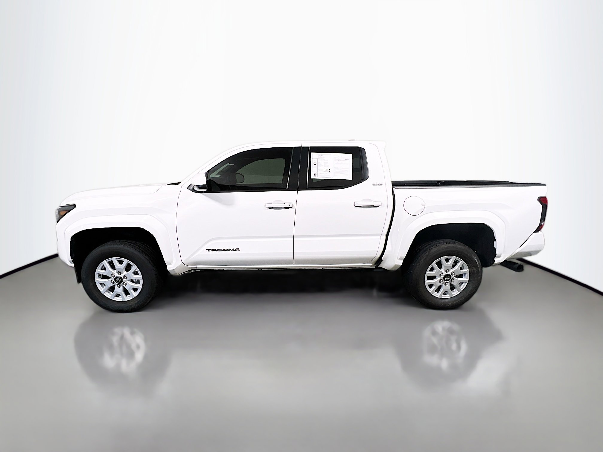 Used 2024 Toyota Tacoma SR5 image 9