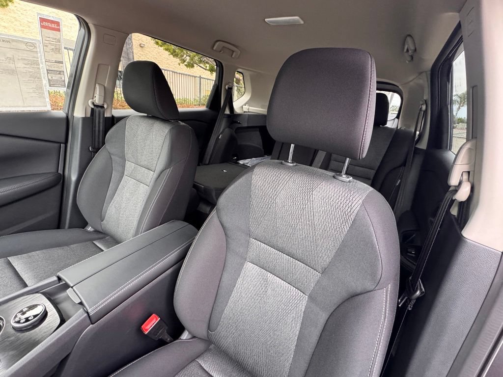 New 2026 Nissan Rogue SV AWD/4WD image 10