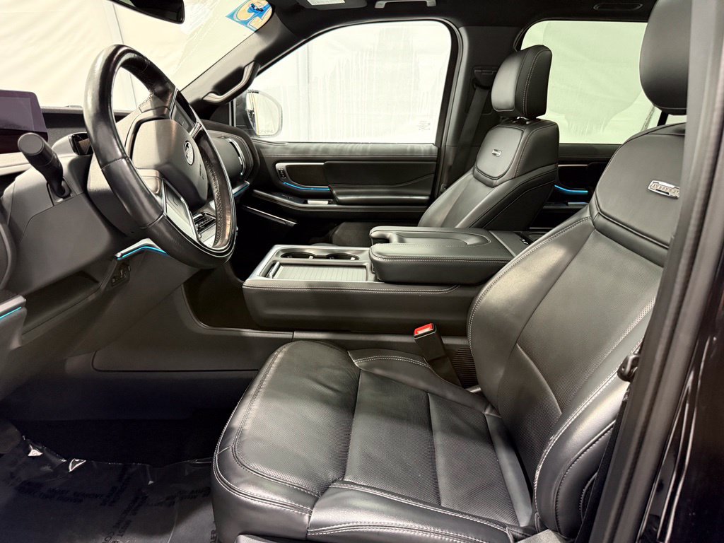 Certified 2025 Ford Expedition Max Platinum w/ Stealth Performance Package AWD/4WD image 17