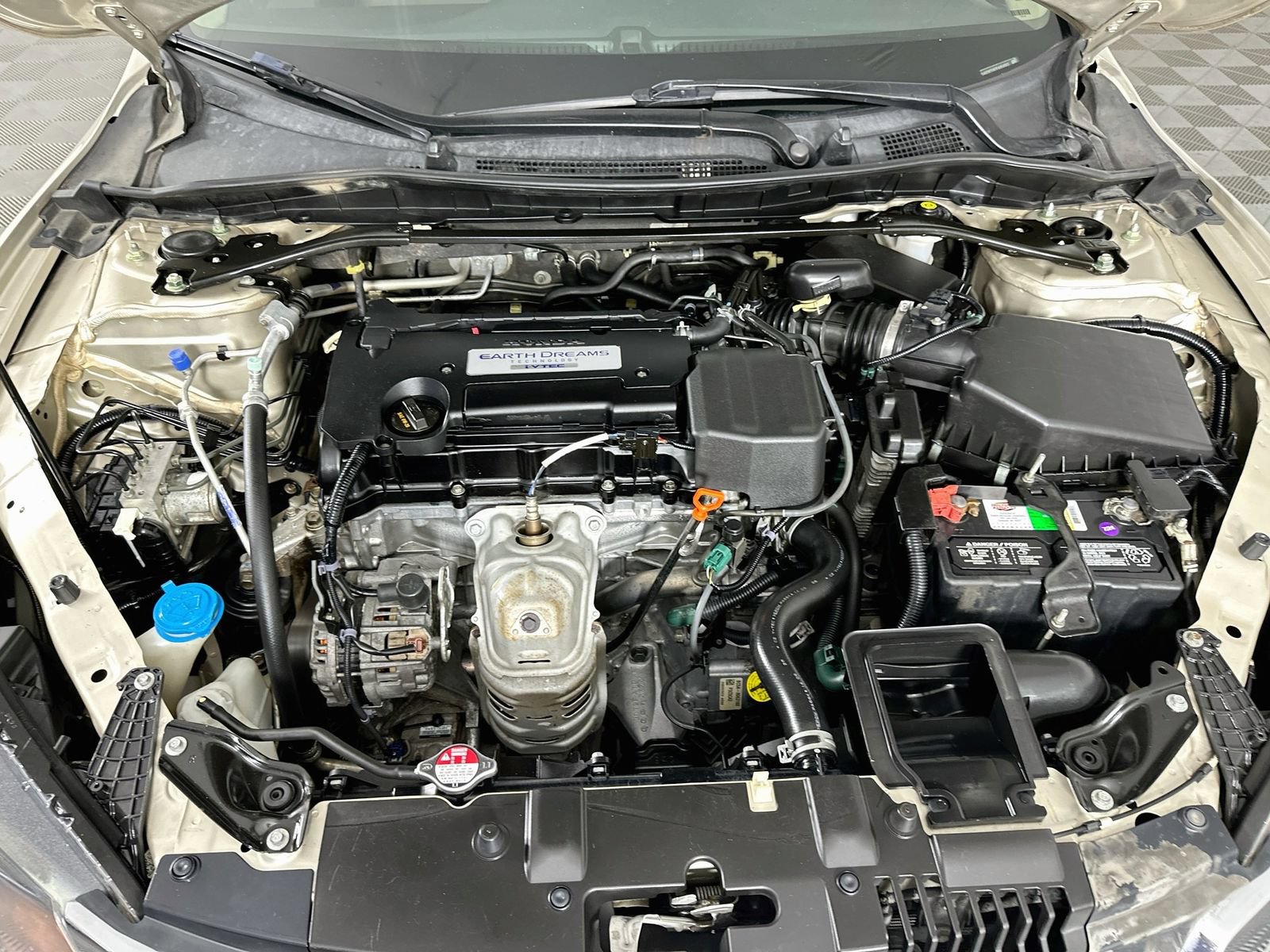 Used 2015 Honda Accord EX-L image 31