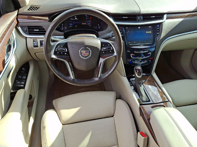 Used 2013 Cadillac XTS Luxury FWD image 2