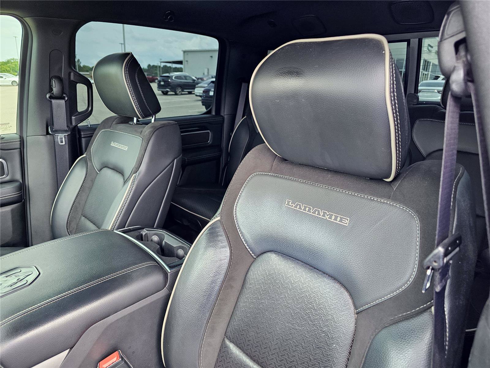 Used 2022 RAM 1500 Laramie w/ Sport Appearance Package AWD/4WD image 18