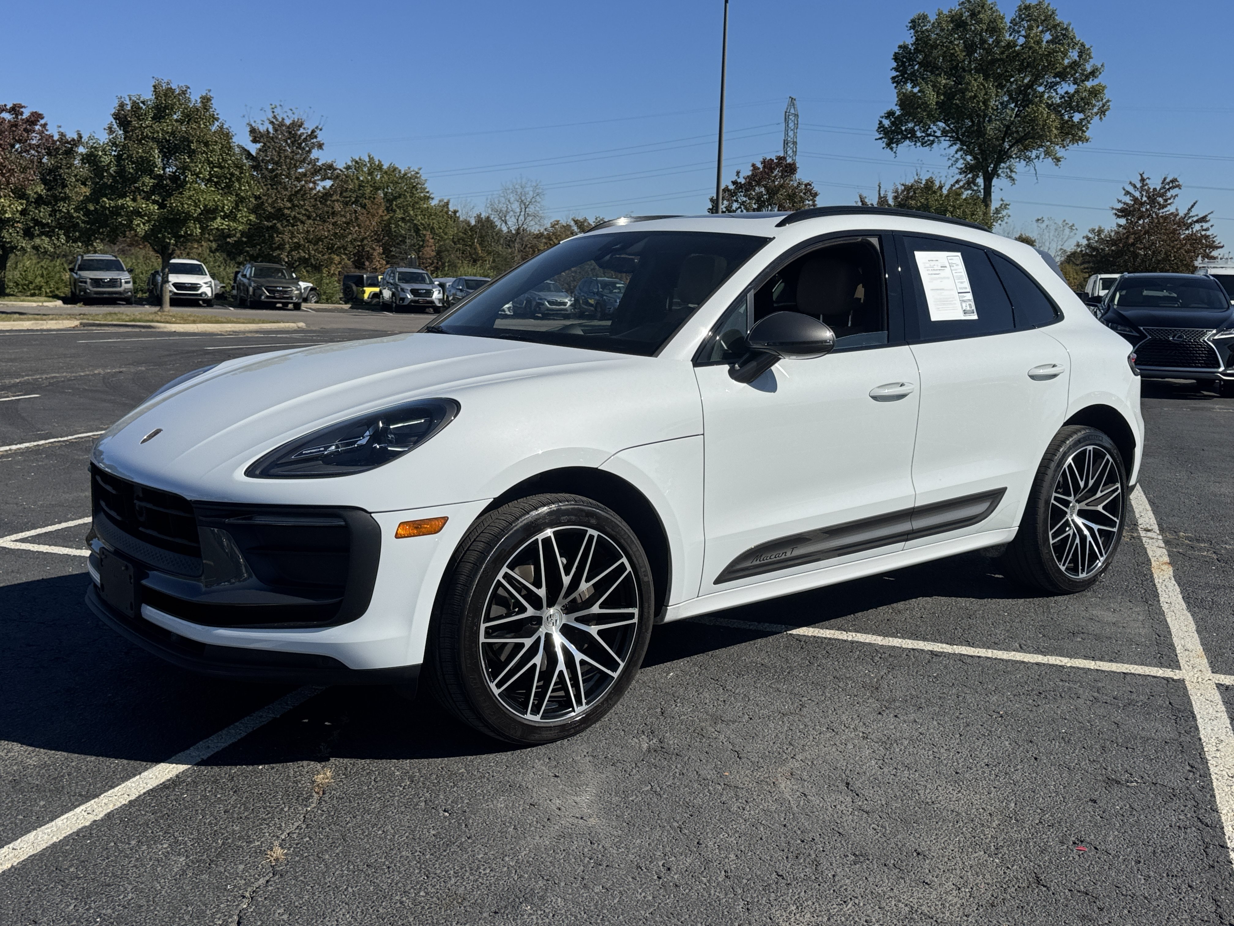 Used 2024 Porsche Macan AWD/4WD image 35