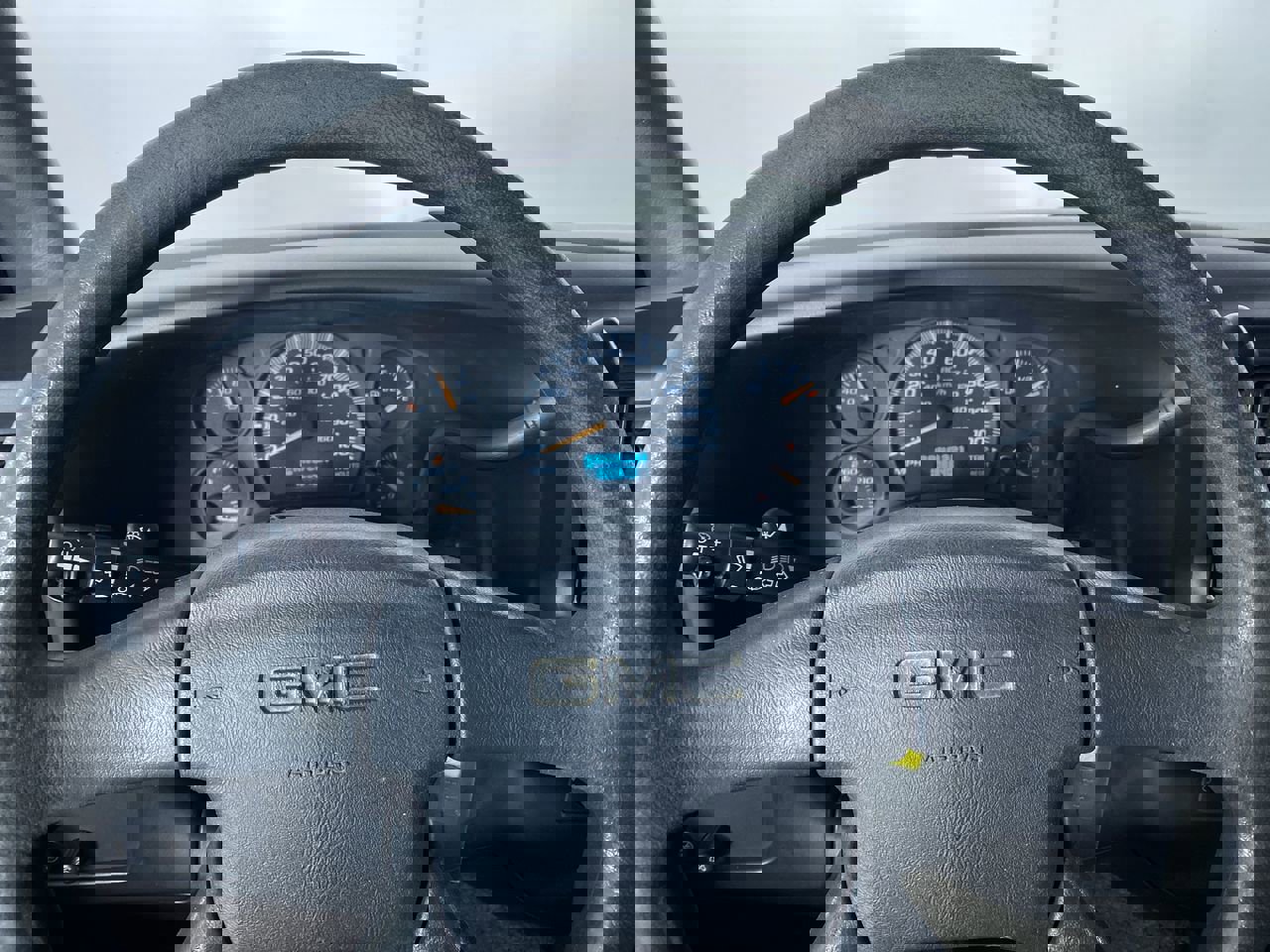 Used 2003 GMC Savana 1500 w/ Preferred Equipment Group 3 image 3