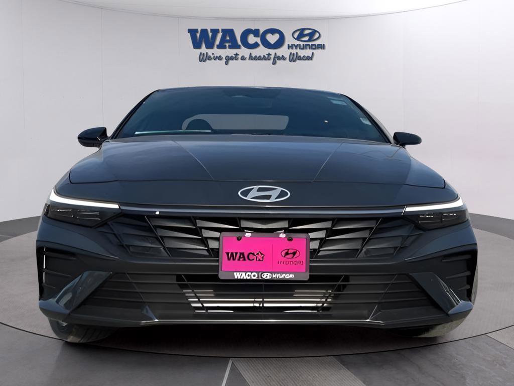 Used 2025 Hyundai Elantra Sport FWD image 2