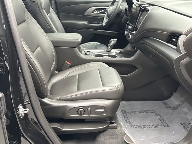 Used 2023 Chevrolet Traverse LT w/ LT Premium Package AWD/4WD image 19
